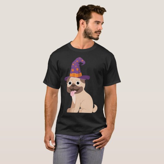 Pug Dog With Witch's Hat Halloween Tシャツ (正面フル)