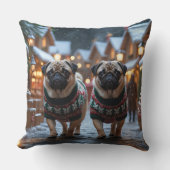 Pug Dogs Christmas Snow Holiday クッション (正面)
