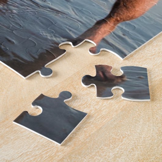 Pug Playing Ball on Beach ジグソーパズル (側面)