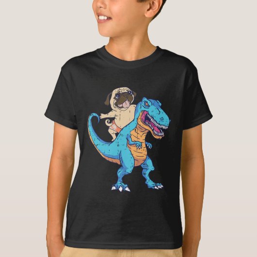 Pug Riding T-rex Surfing Dinosaur Funny Dog Lover  Tシャツ (正面)