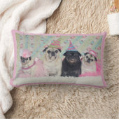 Pugaliciousのピンクのパグの枕 ランバークッション (ブランケット)