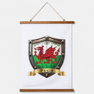 Pugh Wales Surname Shield 吊り下げ型タペストリー
