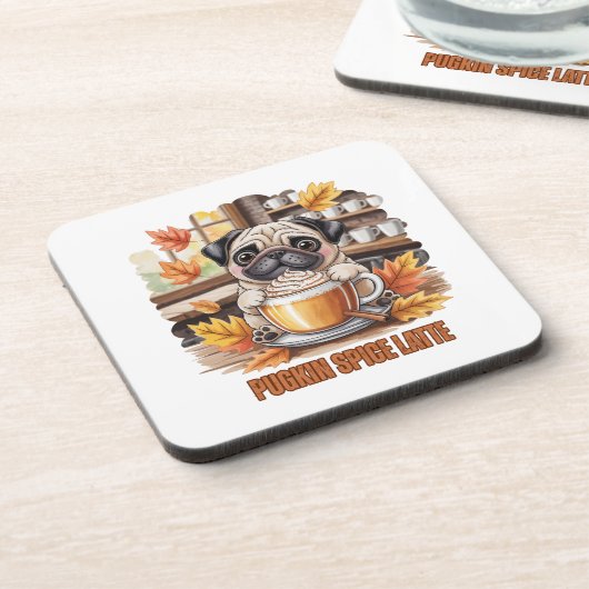 Pugkin Spice Latte – Cute Autumn Pug Coffee Design コースター (左側)