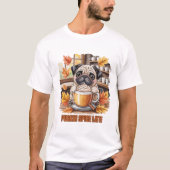 Pugkin Spice Latte – Cute Autumn Pug Coffee Design Tシャツ (正面)
