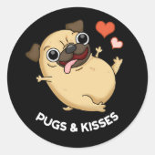 Pugsとキスおもしろい犬プンダークBG ラウンドシール (正面)