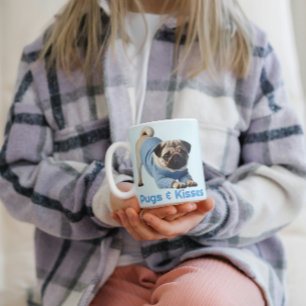 Pugsとキス コーヒーマグカップ