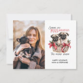 PUGSとKISESS DOGテーマのクリスマスフォト独身のー シーズンカード (正面)