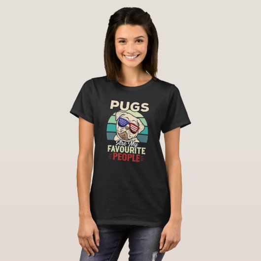 Pugsは私の人お気に入りの々おもしろいPug Usa Flag Sung Tシャツ (正面フル)