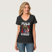 Pugs and Kisses Tシャツ (正面フル)