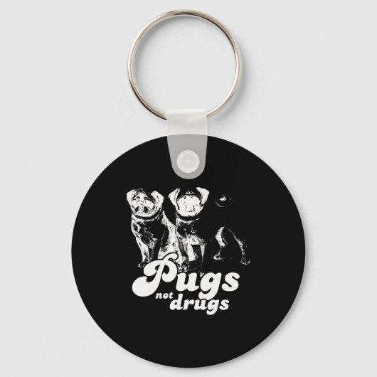 PUGS NOT DRUGS Tシャツ キーホルダー (正面)