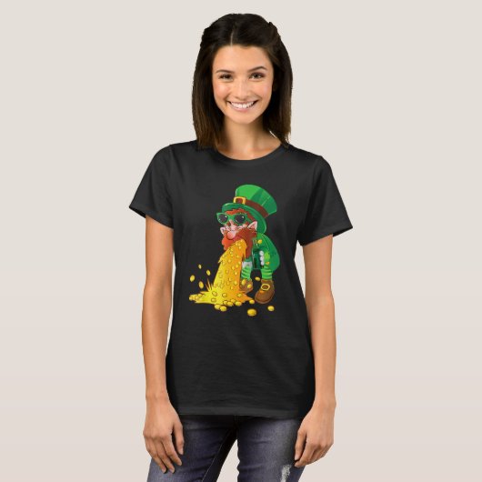 Puking Leprechaun Shirt Funny St Patrick's Day Dri Tシャツ (正面フル)