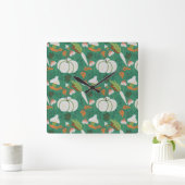 Pumpkin seamless pattern carrots and mushrooms スクエア壁時計 (ホーム)