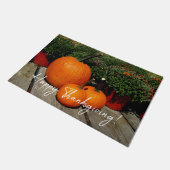 PumpkinsとMums at the Patch on a ドアマット (アングル)