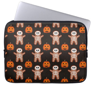 Pumpkins and Skeleton Gingerbread Halloween Design ラップトップスリーブ