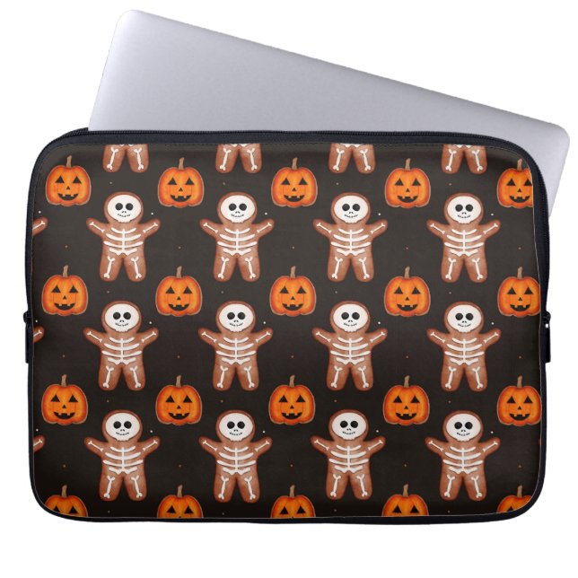 Pumpkins and Skeleton Gingerbread Halloween Design ラップトップスリーブ (正面)