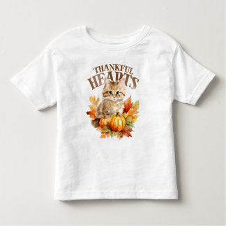 pumpkins, autumn leaves and a cute kitten トドラーTシャツ