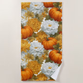 Pumpkins & Chrysanthemums Fall Design ビーチタオル (正面)