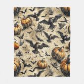 Pumpkins, Crows, and Bats Halloween Pattern (2) フリースブランケット (正面)