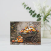 Pumpkins, Flowers, and Leaves in a Wheelbarrow ポストカード (スタンド正面)