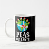 Pun Christmas Sayings Peas On Earth Funny Xmas Gif コーヒーマグカップ (左)