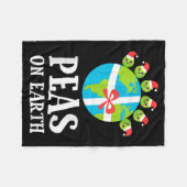 Pun Christmas Sayings Peas On Earth Funny Xmas Gif フリースブランケット (正面(横))