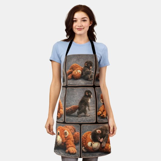 Punch Baby Monkey エプロン (着用した状態)