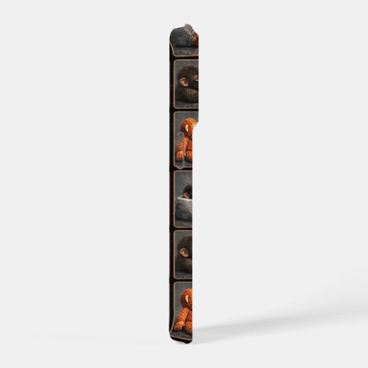 Punch Baby Monkey iPhoneケース (右側面)