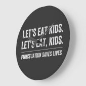Punctuation Saves Lives ラージ壁時計 (傾斜)