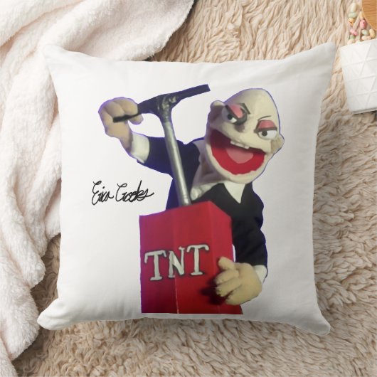 punk puppet with tnt plunger クッション (ブランケット)