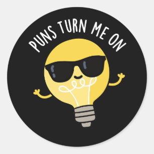 Puns Turn Me On Light おもしろい Bulb Pun Dark BG ラウンドシール