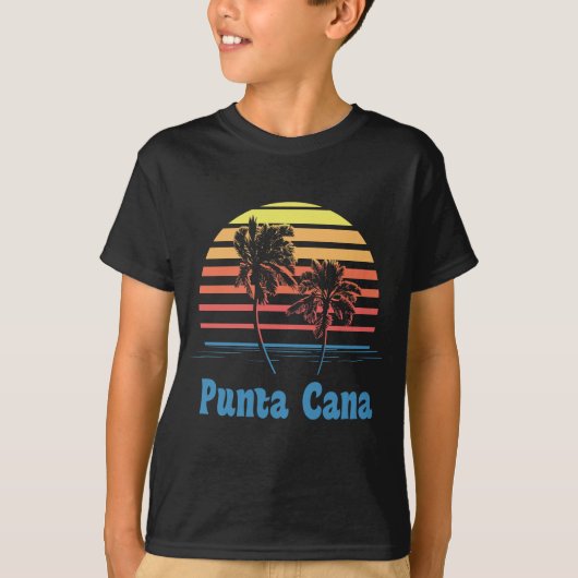 Punta Canaのドミニカ共和国の日没のヤシの木 Tシャツ (正面)