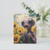Purple Alien in a Sunflower Field ポストカード (スタンド正面)