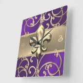 Purple and Gold Filigree Swirls Fleur de Lis スクエア壁時計 (傾斜)