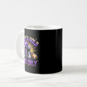 Purple And Gold Vibes Only Football Fan Gift コーヒーマグカップ (正面左)