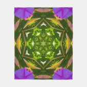 PURPLE AND GREEN ABSTRACT DRAWING. SAMER BRASIL. 4 フリースブランケット (正面)