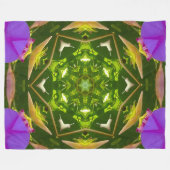 PURPLE AND GREEN ABSTRACT DRAWING. SAMER BRASIL. 4 フリースブランケット (正面(横))