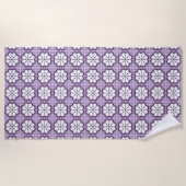 Purple and white floral patterned ビーチタオル (正面)