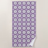 Purple and white floral patterned ビーチタオル (正面)