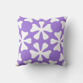 Purple and White Modern Geometric Floral Pattern クッション (裏面)