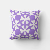 Purple and White Modern Geometric Floral Pattern クッション (正面)
