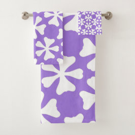 Purple and White Modern Geometric Floral Pattern バスタオルセット