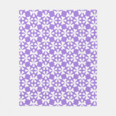 Purple and White Modern Geometric Floral Pattern フリースブランケット (正面)