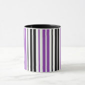 Purple Black White Stripes Pattern Design  マグカップ (中央)