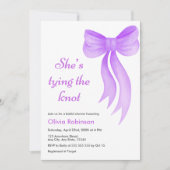 Purple Bow She's Tying the Knot Bridal Shower 招待状 (正面)