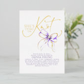 Purple Bow She's Tying The Knot Bridal Shower 箔招待状 (立ち正面)