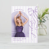Purple Bow Stripes Graduate Photo Invitation 招待状 (スタンド正面)