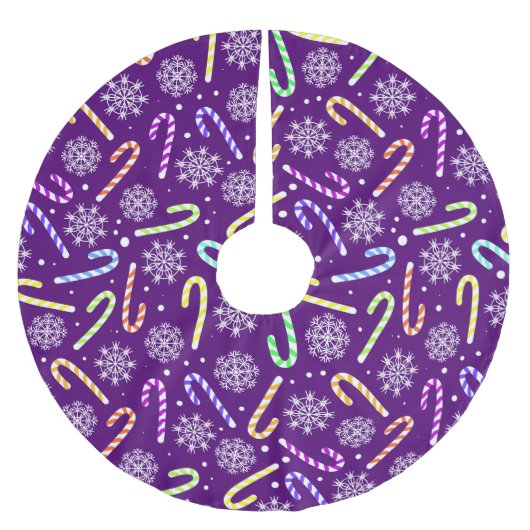 Purple Christmas Candy Cane with Snowflakes ブラッシュドポリエステルツリースカート (正面)