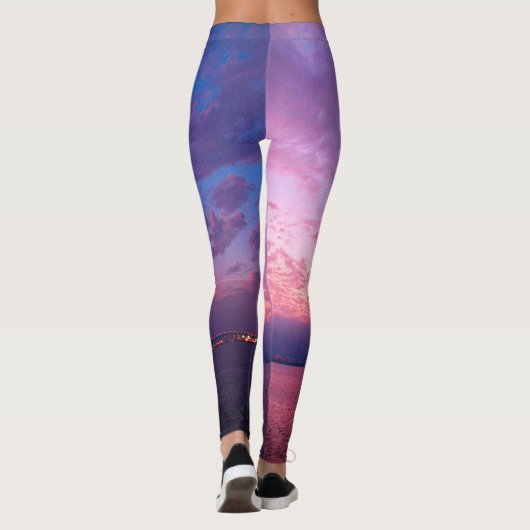 Purple Clouds California Coastal Sunset Photo レギンス (裏面)