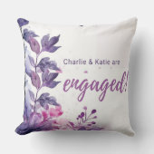 Purple Floral Personalized Engagement Throw Pillow クッション (正面)