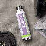 Purple Floral Personalized Name & Monogram ウォーターボトル<br><div class="desc">Add a pop of color to your everyday routine with this personalized purple floral water bottle. Designed with a vibrant daisy-inspired pattern, it allows you to customize with your name, monogram, and a personal message for a gift that’s both practical and stylish. This water bottle it perfect for work, school,...</div>